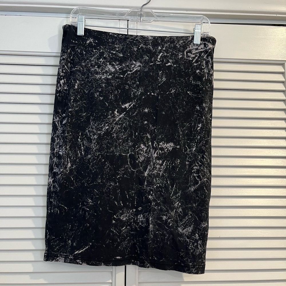 Divided knit skirt mini black distressed size med